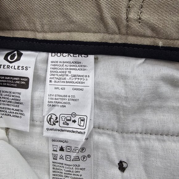 Dockers Pants Mens 46x30 Beige Flat Front Khakis Straight Leg Casual Preppy - Picture 7 of 10